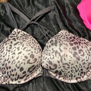 Victoria’s Secret very sexy push up bra
